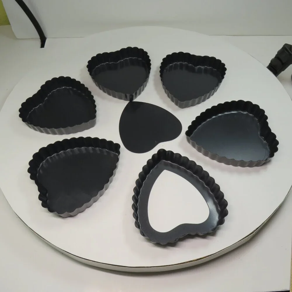 (6) mini heart-shaped tart/quiche pans NEW NON-STICK removeable center